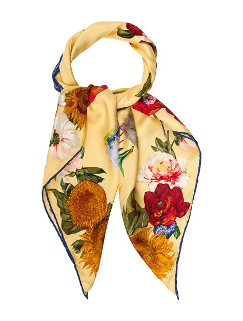 gucci scarf flowers